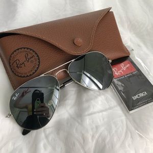 Ray-Ban Silver Mirrored Aviator Metal Sunglasses